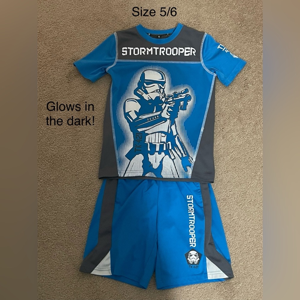 Boys glow in the dark Star Wars outfit size 5/6